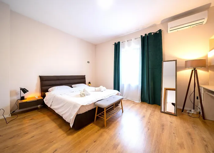 Colorful Comfy Condo Central Tirana