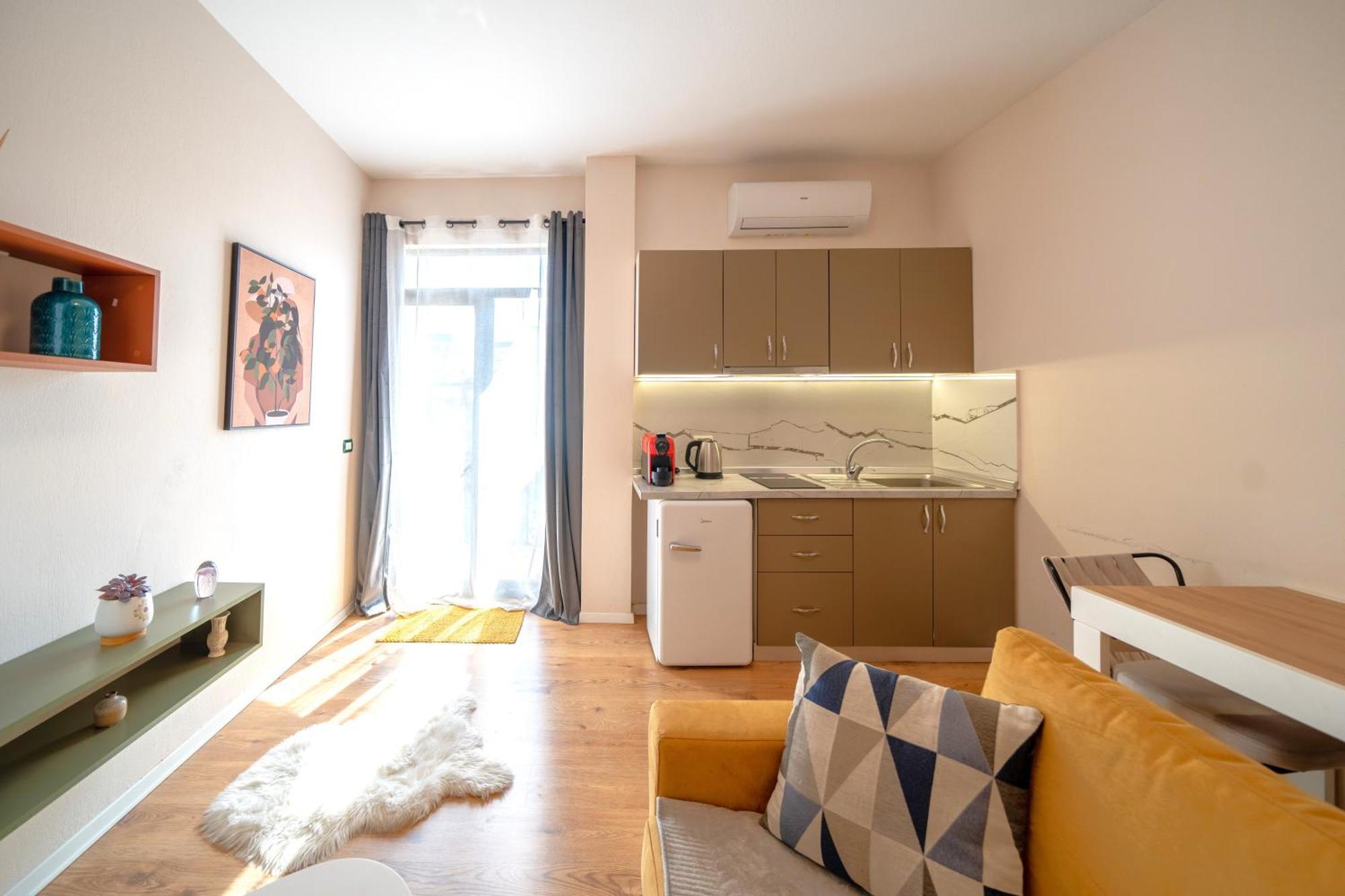 Apartment Colorful Comfy *